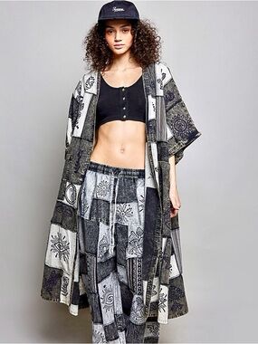♥️Hello Gorgeous!! POL Open Front Printed Patchwork Longline Cardigan
